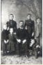 Johannes Kaspar Dussel, con sus seis hijos: Enrique Lorenzo (1874-1950) en el suelo a la derecha, Buenos Aires, Argentina, 1884.